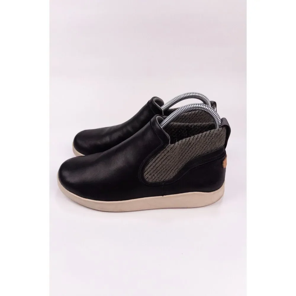 OluKai Noke Womens 7 Black Leather Chelsea Sneaker Shoes RARE Sample 20475